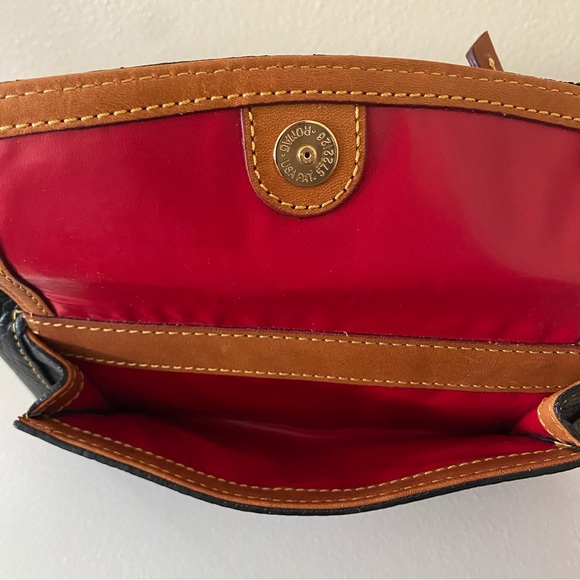 Dooney & Bourke Dillen II Pebbled Leather Wristlet / Clutch Excellent Condition - Picture 9 of 13